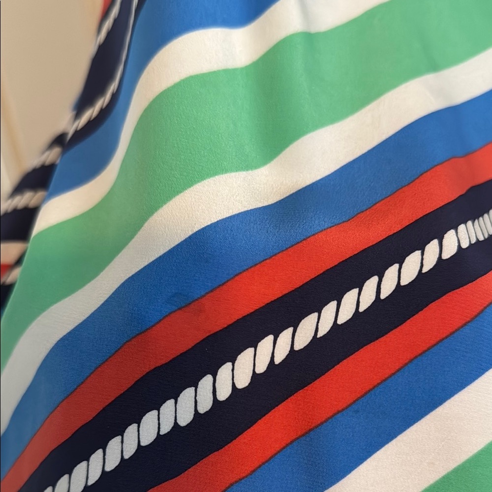 Lilly 💯 silk - Picture 2 of 3